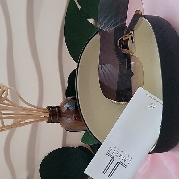 ✨️LANCETTI✨️ Vintage Women's Edgy Yet Sophisticated Sunglasses✨️ - Picture 5 of 8